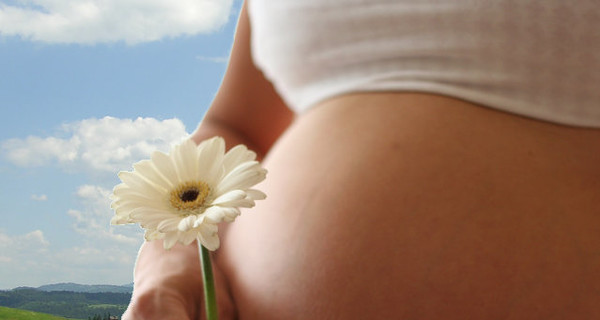 33-летняя женщина во время беременности умудрилась забеременеть