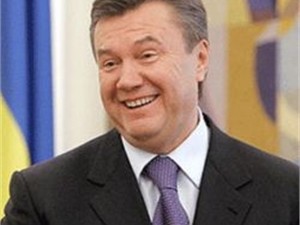 Янукович подарил киевлянами липу