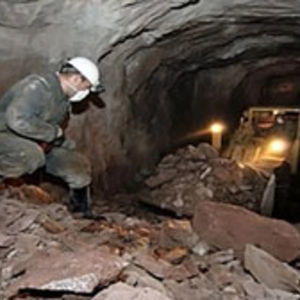 В Кривом роге спасатели достали шахтера из недр земли