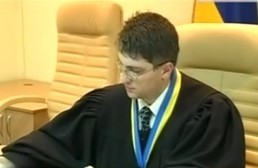 Тимошенко посмеялась над Киреевым, предложившим ей бесплатного адвоката