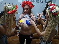 Из-за FEMEN сотрудник посольства Грузии избил украинского журналиста 