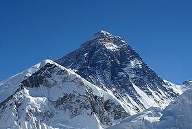 В Непале решили перемерять Эверест