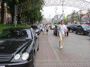 В Киевсовете хотят запретить парковку на Крещатике