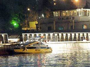 Сегодня ночью в Москве затонул катер с людьми, отмечавшими день рождения