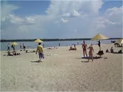 В Киеве открыли только три пляжа
