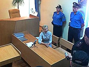 Тимошенко в суде будут защищать дочь и муж
