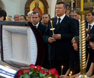 Янукович не поехал на похороны Джарты