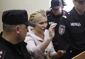 Турчинов: Тимошенко осматривали одетой и в неприспособленном помещении