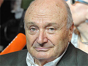 Михаил Жванецкий требует с издательства 400 тысяч рублей за нарушение авторских прав 
