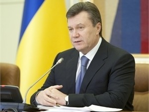 Янукович предложил провести трубопровод 
