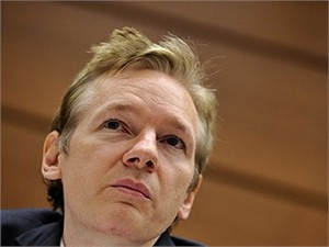 Скандальный WikiLeaks продает с молотка вещи Ассанжа