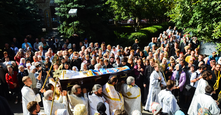 Харьковского Владыку Никодима похоронили в нижнем храме Благовещенского собора