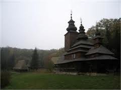 В Тернопольской области старинную церковь разобрали по бревнышку