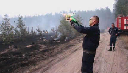 Пожар под Киевом: используют дроны, тушат самолетом 