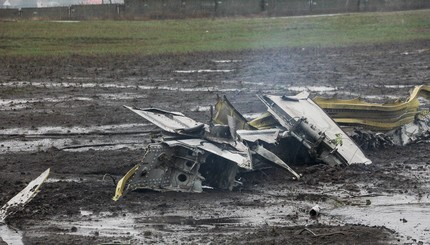 Камера видеонаблюдения запечатлела момент крушения самолета в Ростове-на-Дону