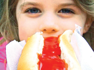 В студенческих и школьных столовых Франции запретили кетчуп 