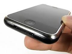 Новый iPhone 4S опозорился: начинку для телефона создал Samsung