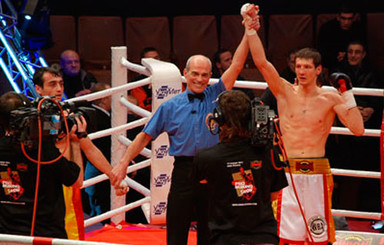 Украинец сразится за титул суперчемпиона WBA