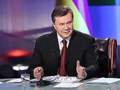 Янукович не хочет, чтобы махали флагами его кортежу