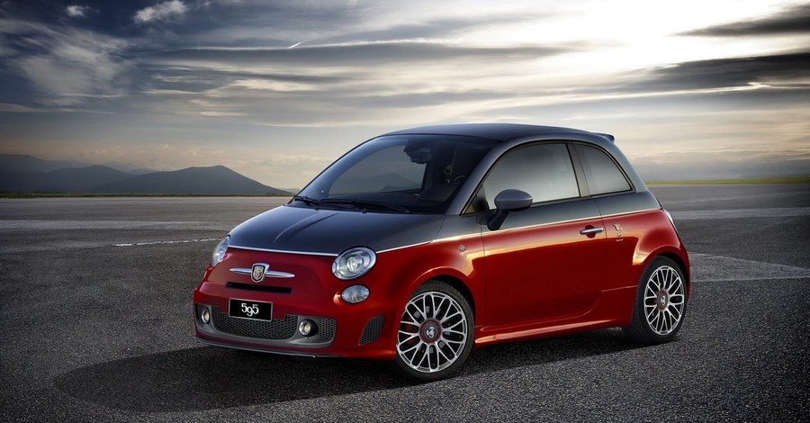 Fiat покажет в Болонье две версии нового Abarth 
