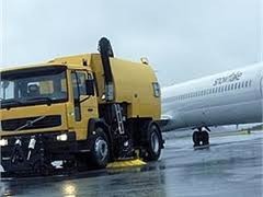В Харьковском аэропорту аварийно сел самолет – отказал двигатель