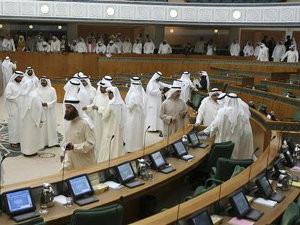 Эмир Кувейта разогнал парламент 