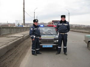 Луганские гаишники спасли самоубийцу 