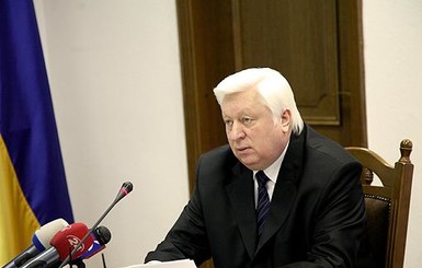 Генпрокурор встретился с еврокомиссаром Штефаном Фюле