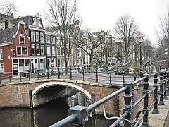 В Амстердаме закроют для туристов кофешопы с марихуаной