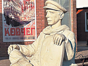 Памятник прототипу Остапа Бендера помогает разбогатеть
