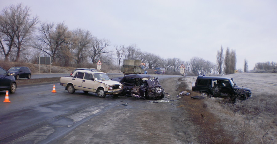 На Одесской трассе американец разбил два авто и угробил человека
