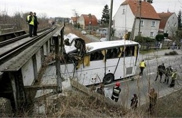 В Польше автобус с украинцами врезался в мост - ранены 7 туристов