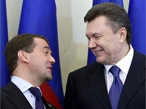 Медведев поздравил Януковича с наступающими праздниками