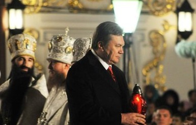 Янукович прибыл в Свято-Успенскую Почаевскую Лавру 