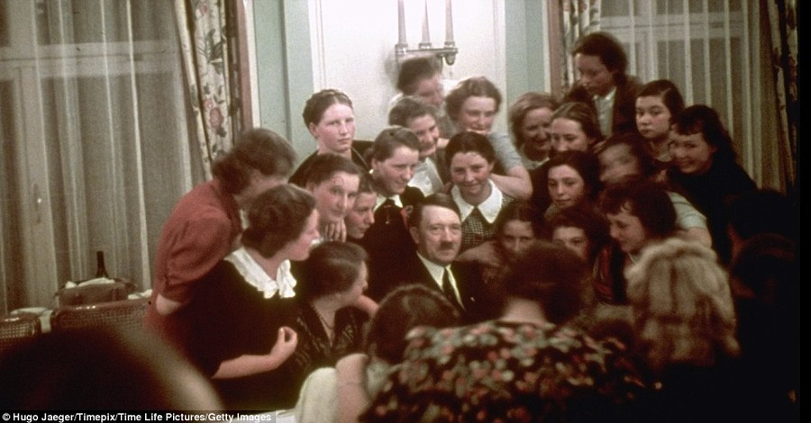 Обнародованы ранее неизвестный цветные снимки Гитлера