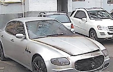 Милевский продает свой сгоревший Maserati на запчасти