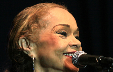 В Лос-Анджелесе скончалась известная джазовая певица Этта Джеймс