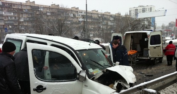 Крупная авария в Киеве: среди жертв есть дети