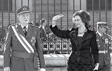 Короля Испании обвиняют в охоте за юбками 