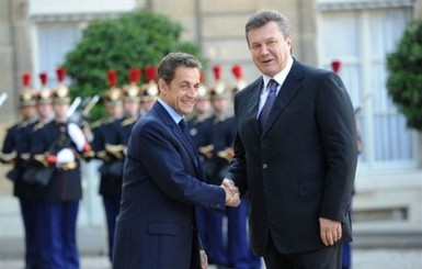 Янукович пожелал Саркози побольше денег и здоровья 