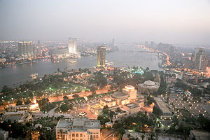 В центре Каира горит правительственное здание
