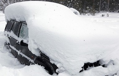 Житель Швеции два месяца просидел в заваленной снегом машине