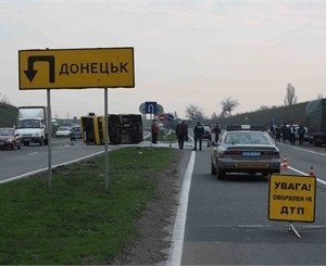 В Донецке столкнулись два грузовика: есть жертвы
