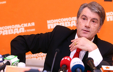 Именинник Ющенко получит подарки с опозданием