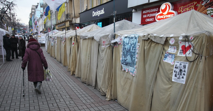 Палаточный городок перед Печерским судом за Тимошенко снесут перед Евро-2012
