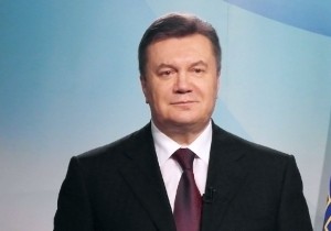 Янукович пообещал украинкам добра и достатка