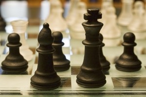 Шахматисткам запретили открывать грудь