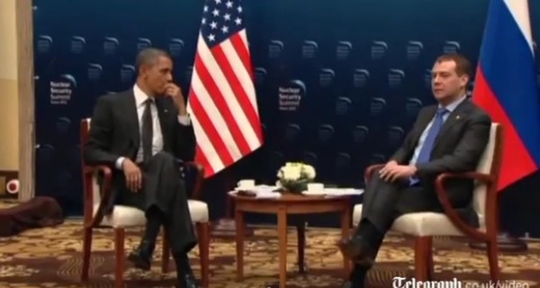 Журналисты подслушали тайный разговор Обамы и Медведева 