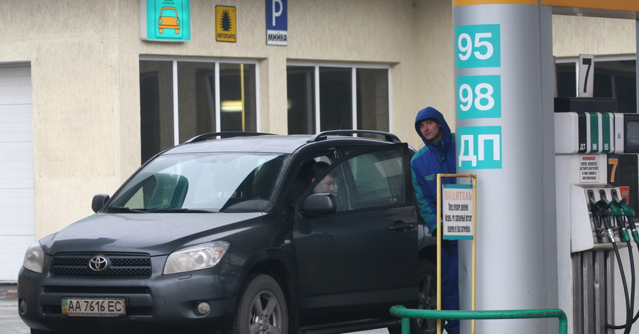 Ценами на бензин занялись антимонопольщики