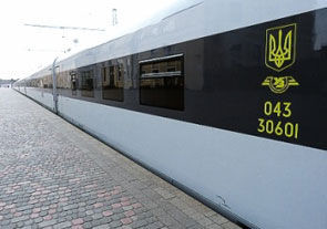 Первый в Украине скоростной поезд быстрее обычного всего на 10 минут